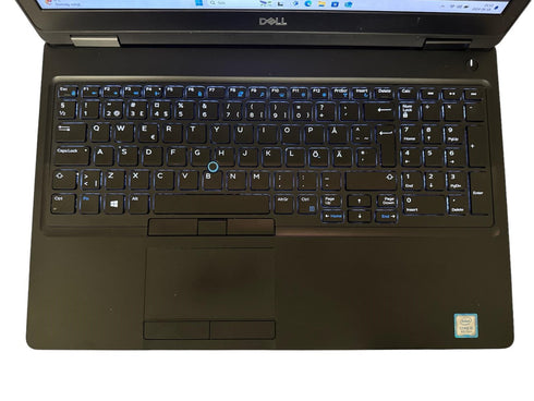 Dell Latitude 5590 Business Laptop/Bärbar | 15.6in HD | Intel Core 8th Gen i5-8250U Quad Core | 8GB DDR4 | 256GB SSD | Win 11 Pro (beg)