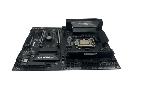 Moderkort Gigabyte GA-Z270X-Ultra Gaming med Processor och RAM minne ATX| Socket 1151 (beg)