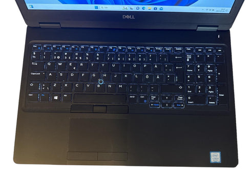 Dell Latitude 5590 Business Laptop/Bärbar | 15.6in HD | Intel Core 8th Gen i5-8250U Quad Core | 8GB DDR4 | 256GB SSD | Win 11 Pro (beg)
